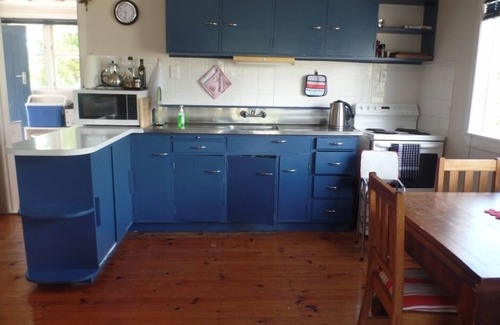 Waihi Beach House | Cute kiwiana holiday bach
