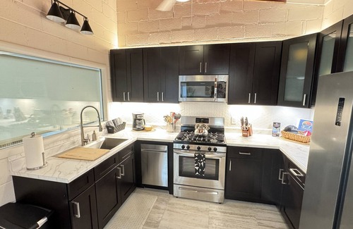 Lakehead-Lakeshore House | Cute Lake Home, 2 Bedroom, 1 Bath, 50 & 30 AMP EV - Shasta Lakeshore Retreat #16