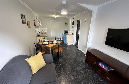 Kuluin Apartment | Cute little Ex-Recording studio turned guesthouse. Central & family friendly!