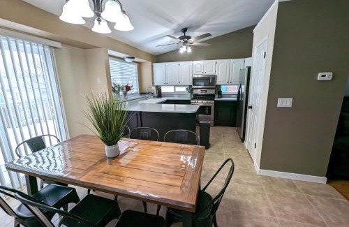Layton House | Cute Spacious Home
