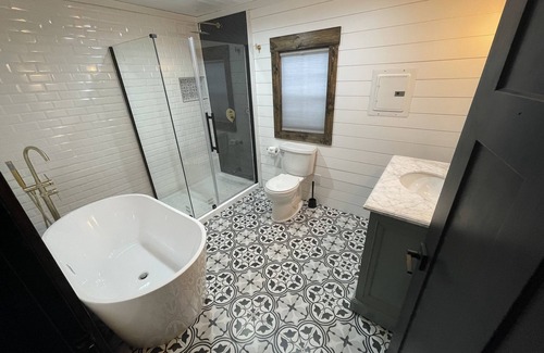 Battle Ground House | Cute weekend retreat.