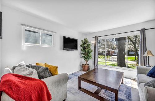 Cuyahoga Falls House | Cuyahoga Falls Retreat