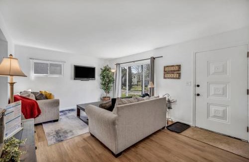 Cuyahoga Falls House | Cuyahoga Falls Retreat