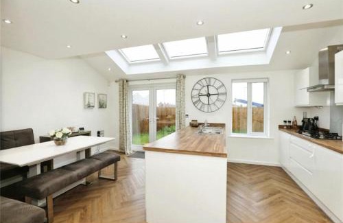 Crewe House | CW Detatched Home