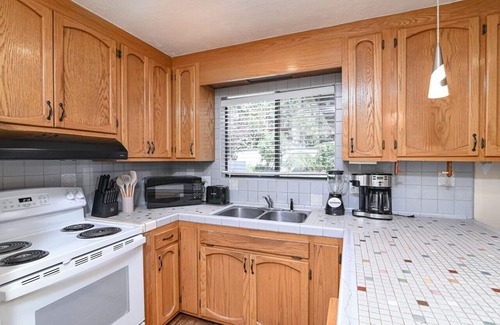 Lower Kingsbury House | CW161."The Cottonwood" -Private Hot Tub: 4 BR, 2 BA House in Stateline, Sleeps 10
