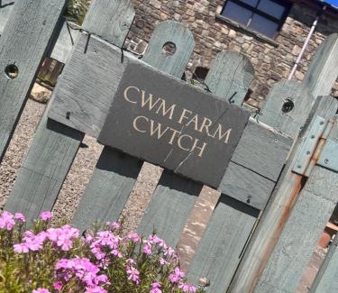 Merthyr Tydfil House | Cwm Farm Cwtch