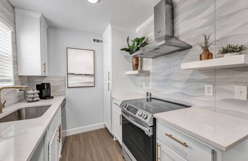 College Station Apartment | Cypress-1st floor, King Beds&Near Texas A&M