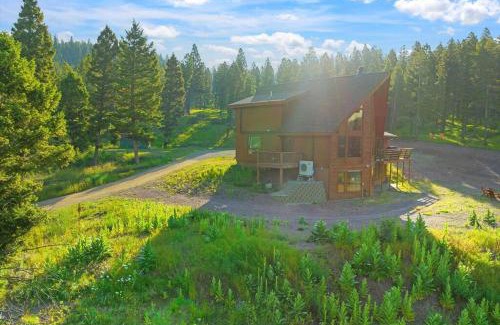 Canyon Creek Ski Chalet | CZ1 Ranch- Rocky Mountain Luxury Cabin near Helena