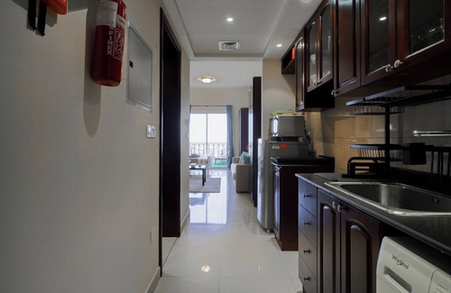 Al Hamra Village Apartment | Czechin - Royal Breeze 2