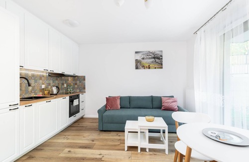 Lagiewniki Apartment | Czerwone Maki Studio with Garden
