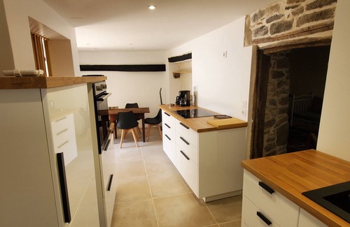Les Vans House | Découvrez L'essence DE L'ardèche Dans Notre Gîte DE Charme À Naves !