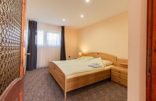 Gyor Apartment | Déli Terasz B Apartman Free parking, self-check-in anytime