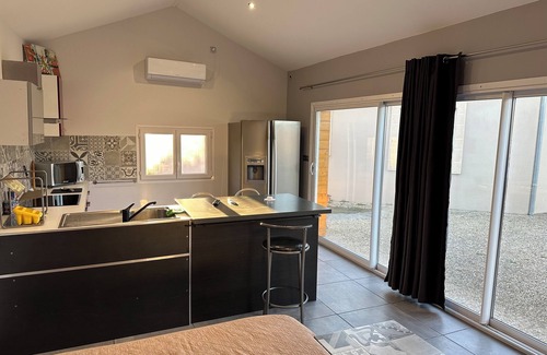 Saint-Vite Apartment | Dépendance 45m2 Tout Équipée Agréable et Calme Animaux de Compagnie Acceptés