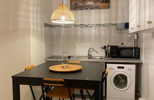 Bagnolet Apartment | Détendez-vous Dans ce Logement Élégant et Cocooning Avec SPA Jacuzzi
