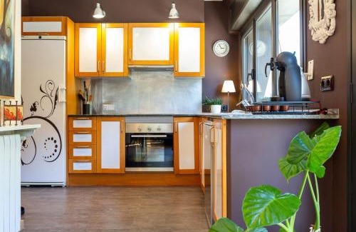 Santa Coloma d'Andorra Apartment | Dúplex Artístico con Terraza I 10 min del Centro I AndBnB
