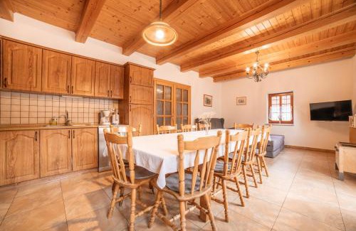 Pavlov House | Dům pod hradem Pavlov