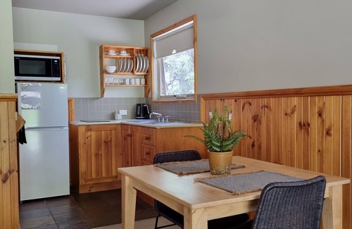 Halls Gap Cottage | D'Altons Studios