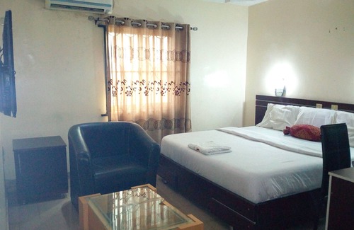 Ota Hotel | D'Czars Hotel & Suites