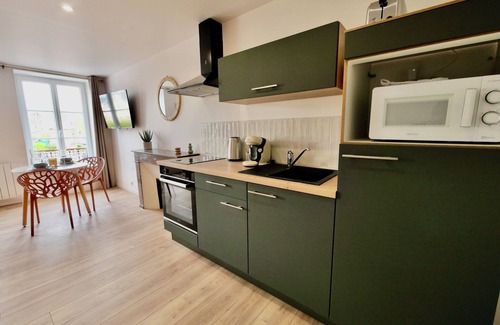 Carentan Apartment | D-DAY SUITES:Terra 25m²/City center/2min walk to train station/20min to Utah Beach