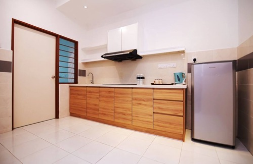 Kampung Alor Akar Apartment | D'Embassy Serviced Residence Suites