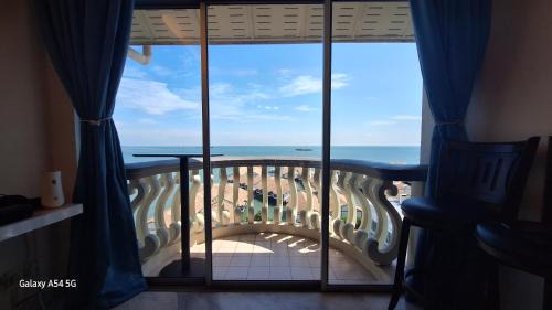 Taman Tanjung Apartment | D'Melor Penthouse Glory Beach Resort