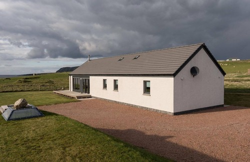Sumburgh House | Da Roost - Family Luxury with Stunning Ocean Views