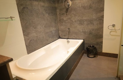 Pardi Hotel | Dadra Resort Silvassa