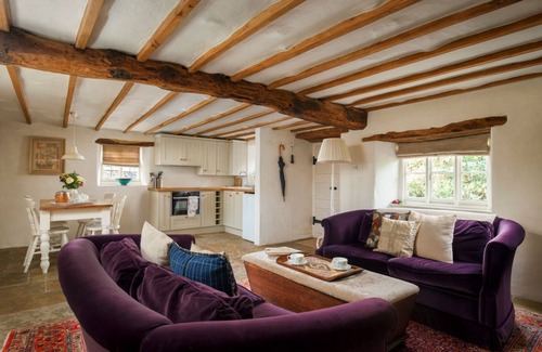 Laverton Villa | Daffodil Cottage - One Bedroom Villa, Sleeps 2
