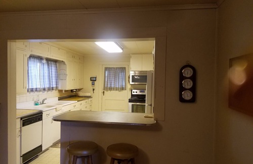 Fall River Mills House | Dahle River House -Great Views -Great Fishing