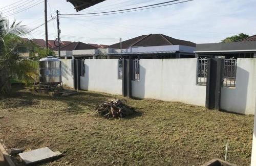 Lutong House | Dahlia Homestay (Wi-Fi & Netflix)