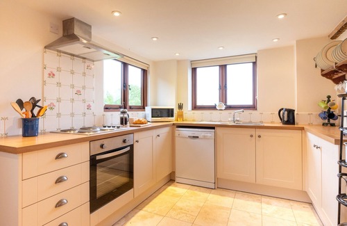 Wadhurst House | Dairy Cottage - Three Bedroom House, Sleeps 5