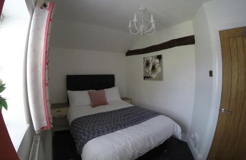 Wakefield House | Daisy Cottage