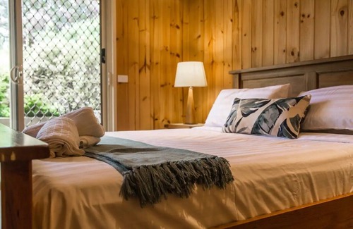 Bonnie Doon Cabin | Daisy Hill Lodge Bonnie Doon Lodge 2