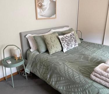 Whittington House | Daisy House - Whittington - 10 minutes to central Geelong