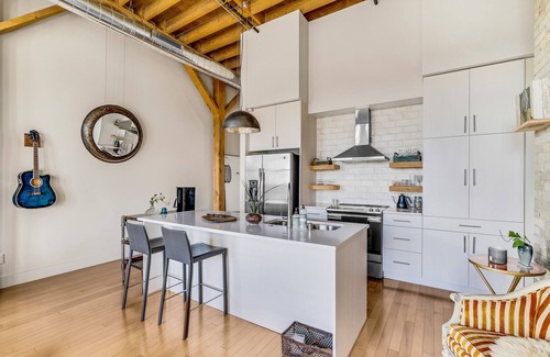 Fifth Ward Apartment | Dakota Gal Digs | Blue Serif