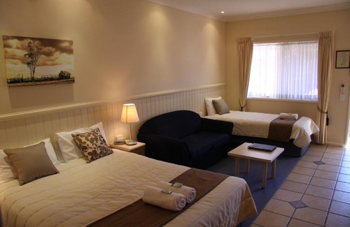 Dalby Hotel | Dalby Mid Town Motor Inn