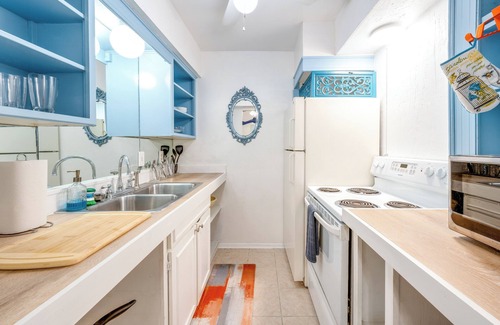 Knox - Henderson Condo | Dallas Vacation Rental Condo w/Community Pool!