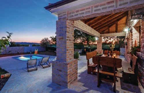 Stankovci Villa | Dalmatian stone house with pool