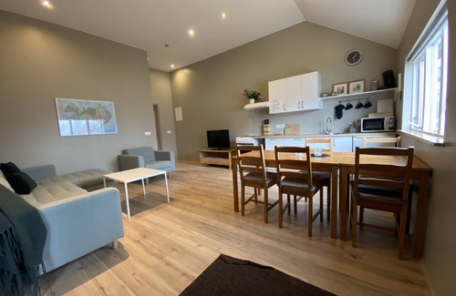 Kirkjubaejarklaustur City Center House | Dalshöfði Guesthouse