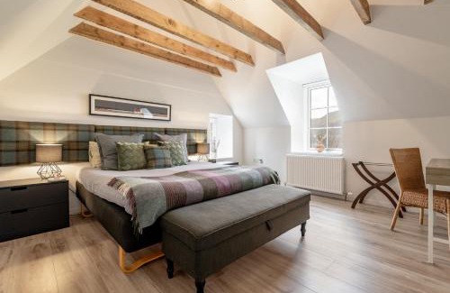 Lochearnhead Villa | Dalveich Cottage, hot tub, 2 bedroom, Lochearnhead