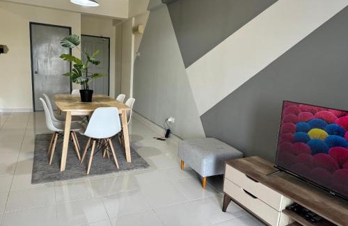 Taman Sri Muda Apartment | Damai Vacation Stay 7 pax 3 Free Parking