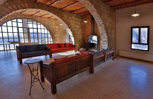 Dana House | Dana Guesthouse