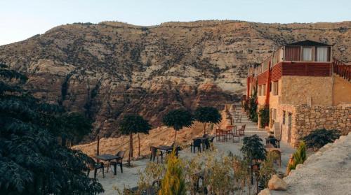 Dana Hotel | Dana Trail Hotel