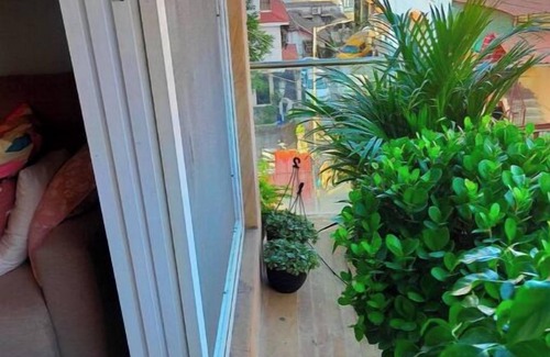 Bandra West Apartment | Dandelion - Bohemian 2 bedroom garden apartment with living room