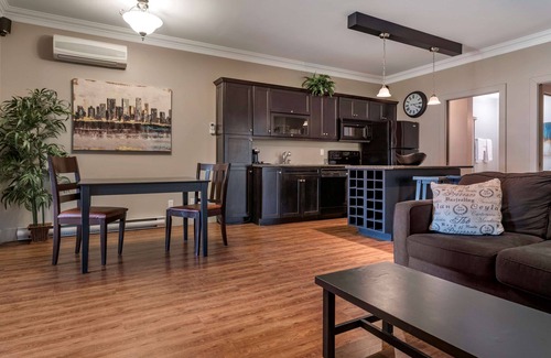 Beresford Hotel | Danny’s Hotel Suites, SureStay Collection by Best Western