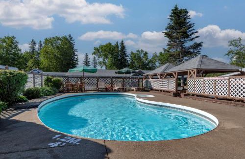 Beresford Hotel | Dannys Hotel Suites; SureStay Collection by Best Western