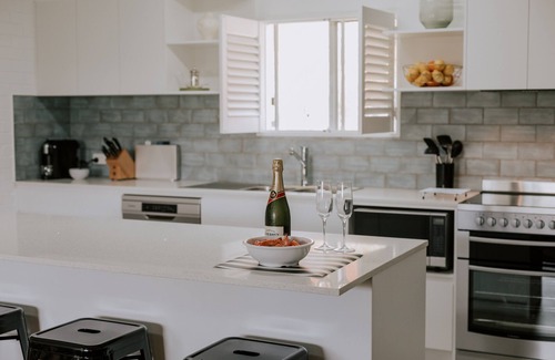 Port Stephens Council Apartment | Dante's Haven - Hop, Skip and a Jump to beach. Mid Week Stay Special now on.