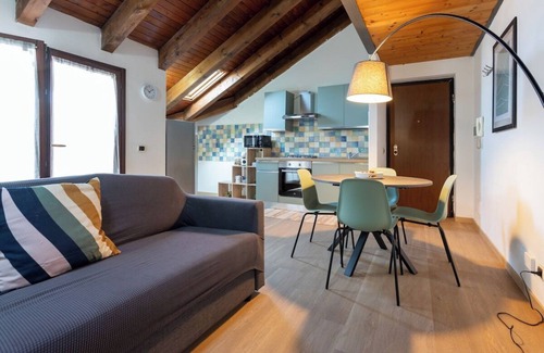 Novara Apartment | Dante's SkyLoft: Loft Novara
