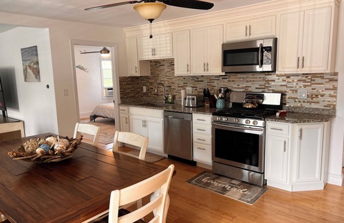 Danvers Apartment | Danvers spacious apt near Salem historic witch town Mall/Hospital