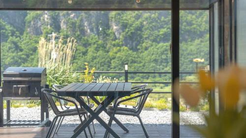 Danyang House | Danyang Dandelion Pool Villa